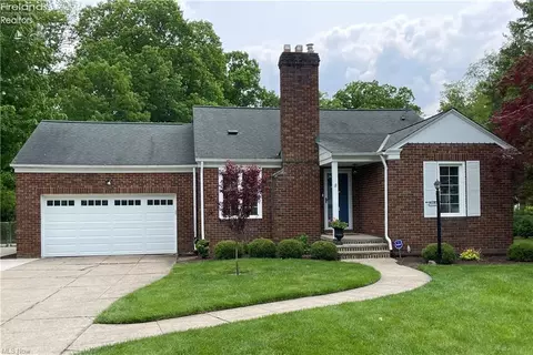 22697 Mastick Rd, Fairview Park, OH 44126