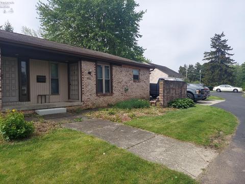 697 S Conwell Ave, Willard, OH 44890