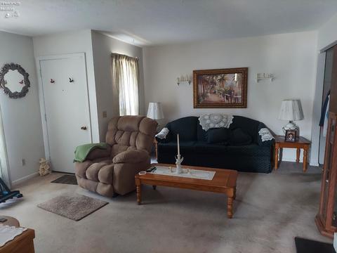 697 S Conwell Ave, Willard, OH 44890 photo 3