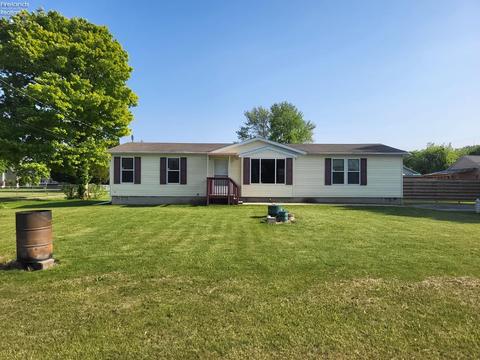 213 Martin Ave, Crystal Rock, OH 44870