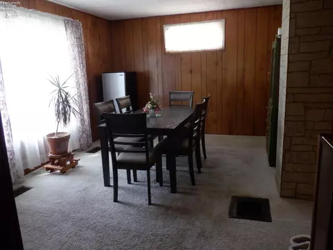 424 W Maple St, Willard, OH 44890 photo 4