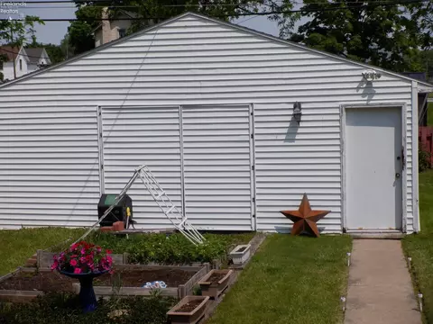 424 W Maple St, Willard, OH 44890 photo 15