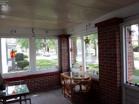 424 W Maple St, Willard, OH 44890 photo 3