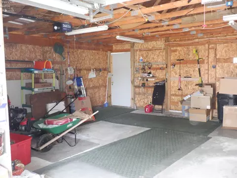 424 W Maple St, Willard, OH 44890 photo 17