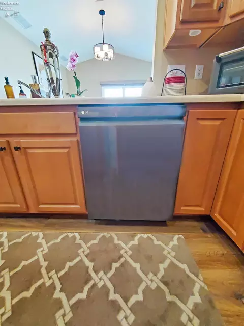 126 Caleb St, Clyde, OH 43410 photo 17