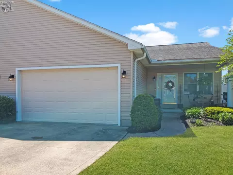 126 Caleb St, Clyde, OH 43410 photo 2