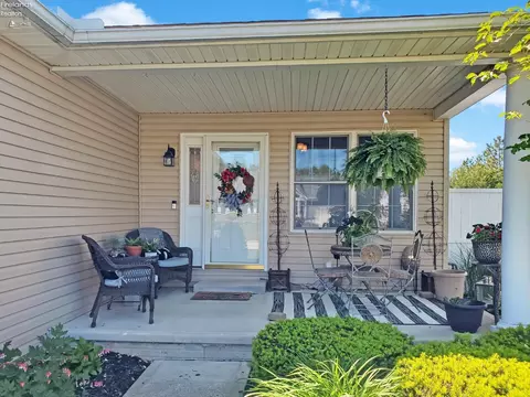 126 Caleb St, Clyde, OH 43410 photo 3