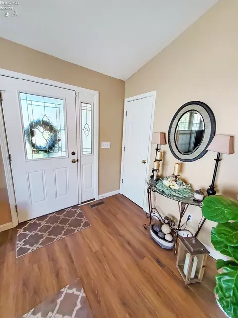126 Caleb St, Clyde, OH 43410 photo 5