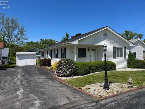 8073 E Mary Ln, Marblehead, OH 43440