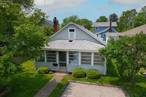 716 Plum Ave, Lakeside, OH 43440