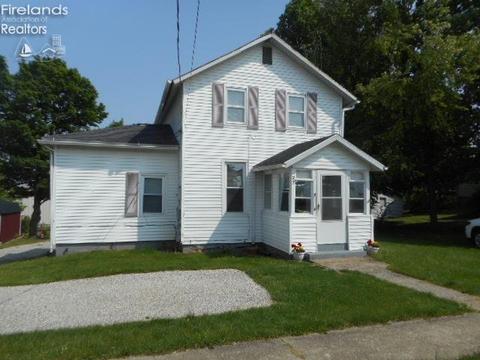 27 High St, Shiloh, OH 44878