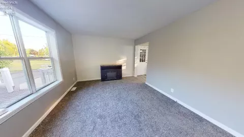 916 S Main St, Willard, OH 44890 photo 6