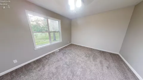 916 S Main St, Willard, OH 44890 photo 11
