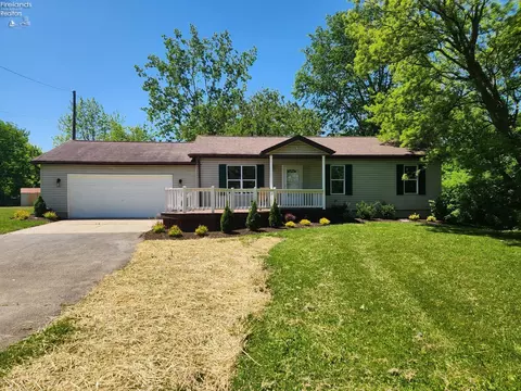 916 S Main St, Willard, OH 44890