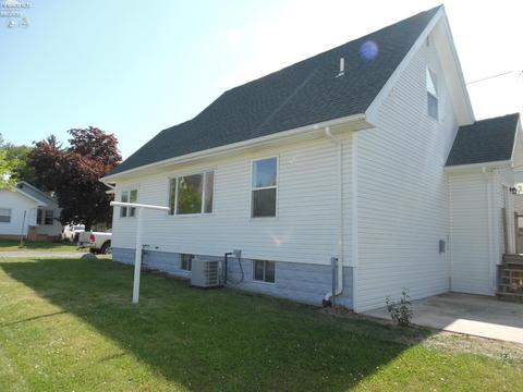 12 W Howard St, Willard, OH 44890 photo 3