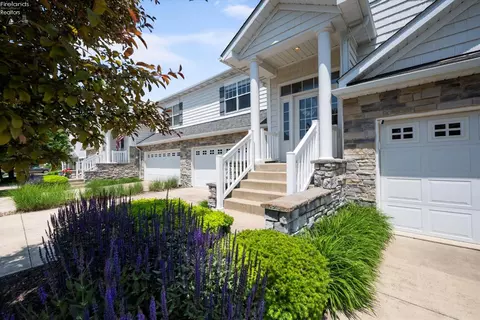 5279 N Point Dr, Port Clinton, OH 43452