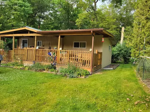 920 Portsmouth Ave, Put In Bay, OH 43456