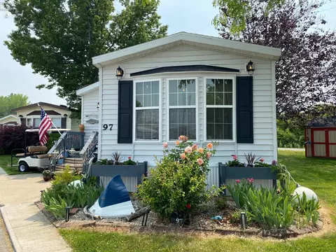 8175 N Shore Blvd #97, Marblehead, OH 43440