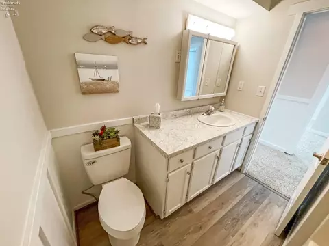 121 E Shawnee Trl, Sandusky, OH 44870 photo 38