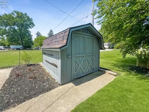 121 E Shawnee Trl, Sandusky, OH 44870 photo 49