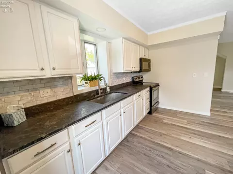 121 E Shawnee Trl, Sandusky, OH 44870 photo 10