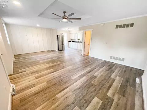 121 E Shawnee Trl, Sandusky, OH 44870 photo 13