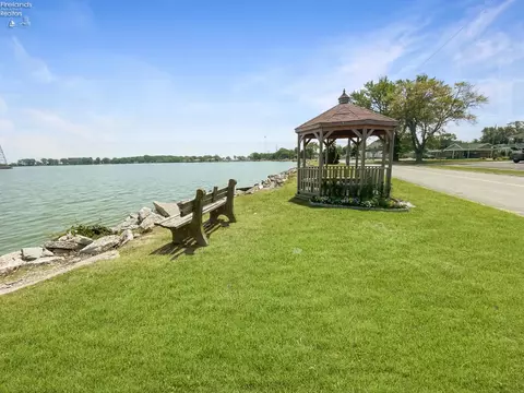 121 E Shawnee Trl, Sandusky, OH 44870 photo 53
