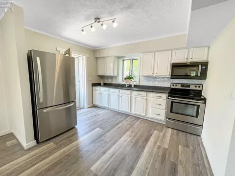121 E Shawnee Trl, Sandusky, OH 44870 photo 9