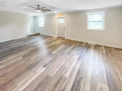 121 E Shawnee Trl, Sandusky, OH 44870 photo 7
