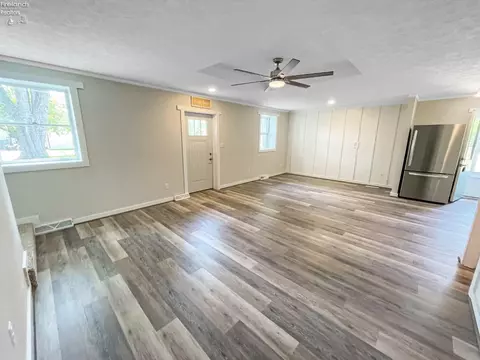 121 E Shawnee Trl, Sandusky, OH 44870 photo 8
