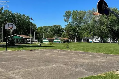 121 E Shawnee Trl, Sandusky, OH 44870 photo 55