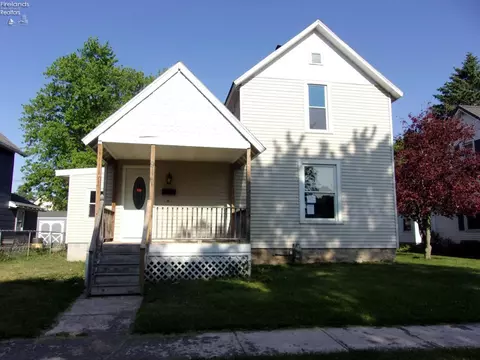 918 White Ave, Fremont, OH 43420