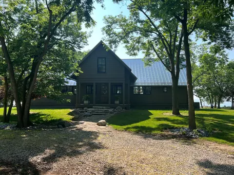 7 Long Pt, Kelleys Island, OH 43438