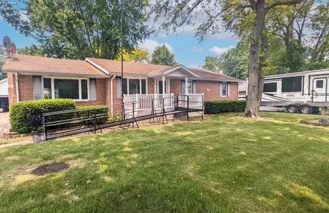 7603 Patten Tract Rd, Sandusky, OH 44870