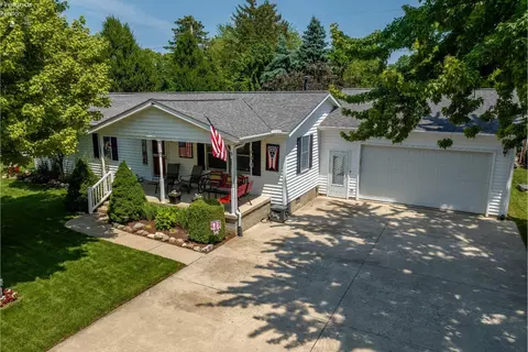 2047 Arlington Dr, Marblehead, OH 43440