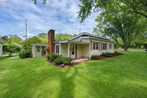 2042 S Wyandotte Trl, Marblehead, OH 43440