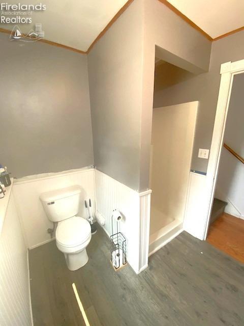 910 E 2nd St, Port Clinton, OH 43452