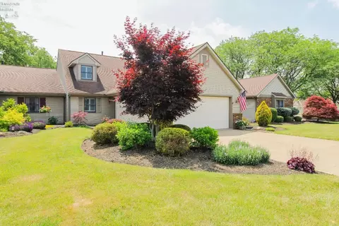 4806 Lake Ct, Sandusky, OH 44870