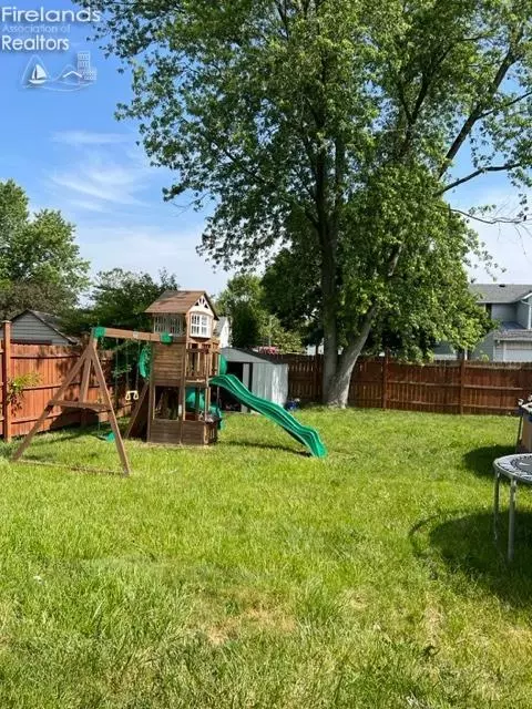 735 E Main St, Bellevue, OH 44811 photo 13