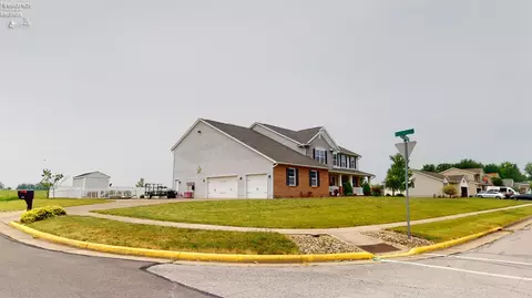 1002 Armstrong St, Willard, OH 44890 photo 3
