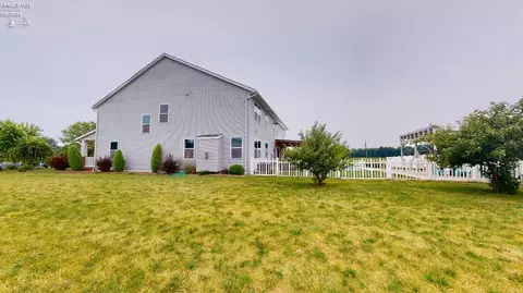 1002 Armstrong St, Willard, OH 44890 photo 11
