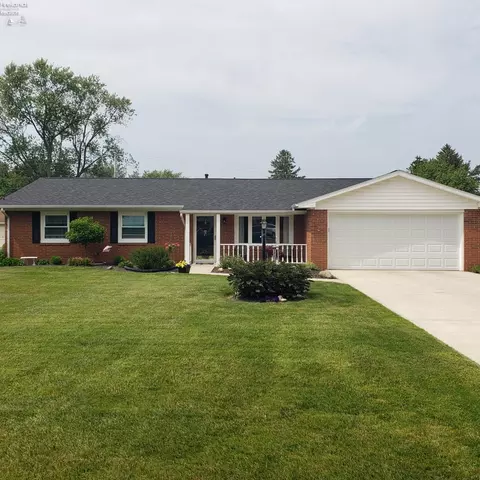 412 Conner Dr, Fremont, OH 43420