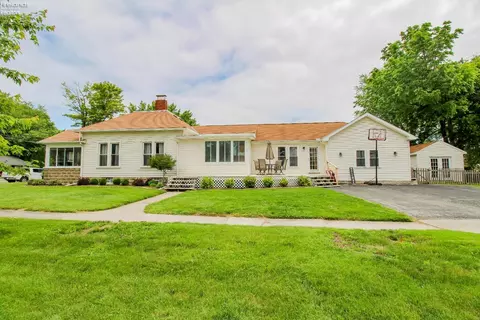 520 Williams St, Huron, OH 44839 photo 2