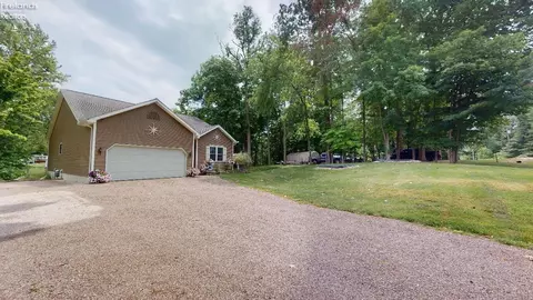 330 Portage Path, Willard, OH 44890 photo 3