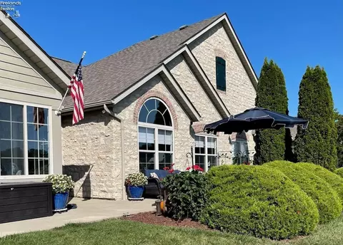 2901 N Villa Ct #24C, Port Clinton, OH 43452