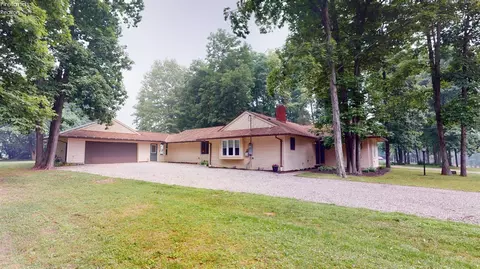 768 Holiday Dr, Willard, OH 44890