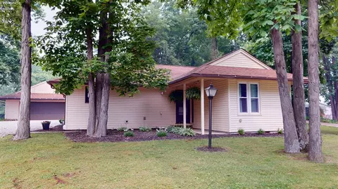 768 Holiday Dr, Willard, OH 44890 photo 4