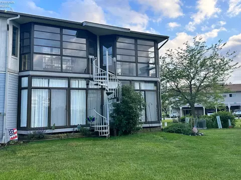 6479 N Harris Hbr, Oak Harbor, OH 43449