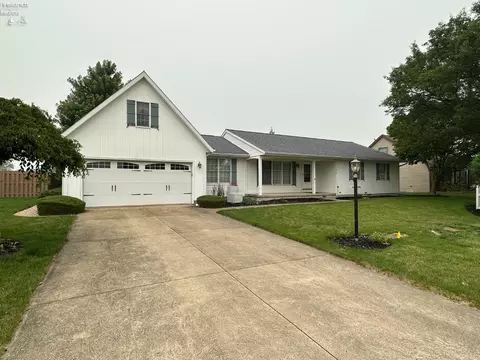 1019 Birchwood Dr, Sandusky, OH 44870