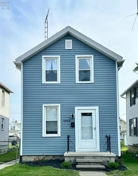 1015 Roosevelt St, Fremont, OH 43420